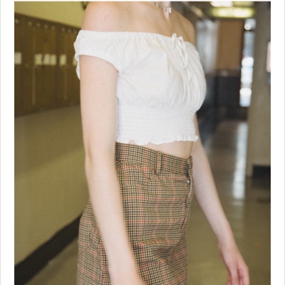 🚫SOLD🚫 Brandy Melville Off Shoulder Crop Top - Picture 3 of 6
